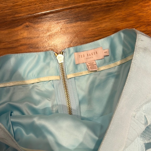 Ted Baker - Beautiful Light Blue Floral Skirt - Picture 3 of 8